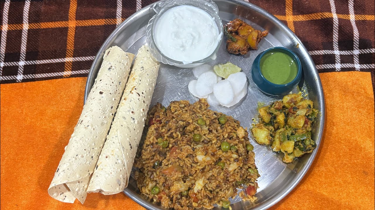 U P स्टाइल मकर संक्रांति स्पेशल खिचड़ी और आलू की पहाड़ी अचार घर पर बनाएं आसान तरीके से 