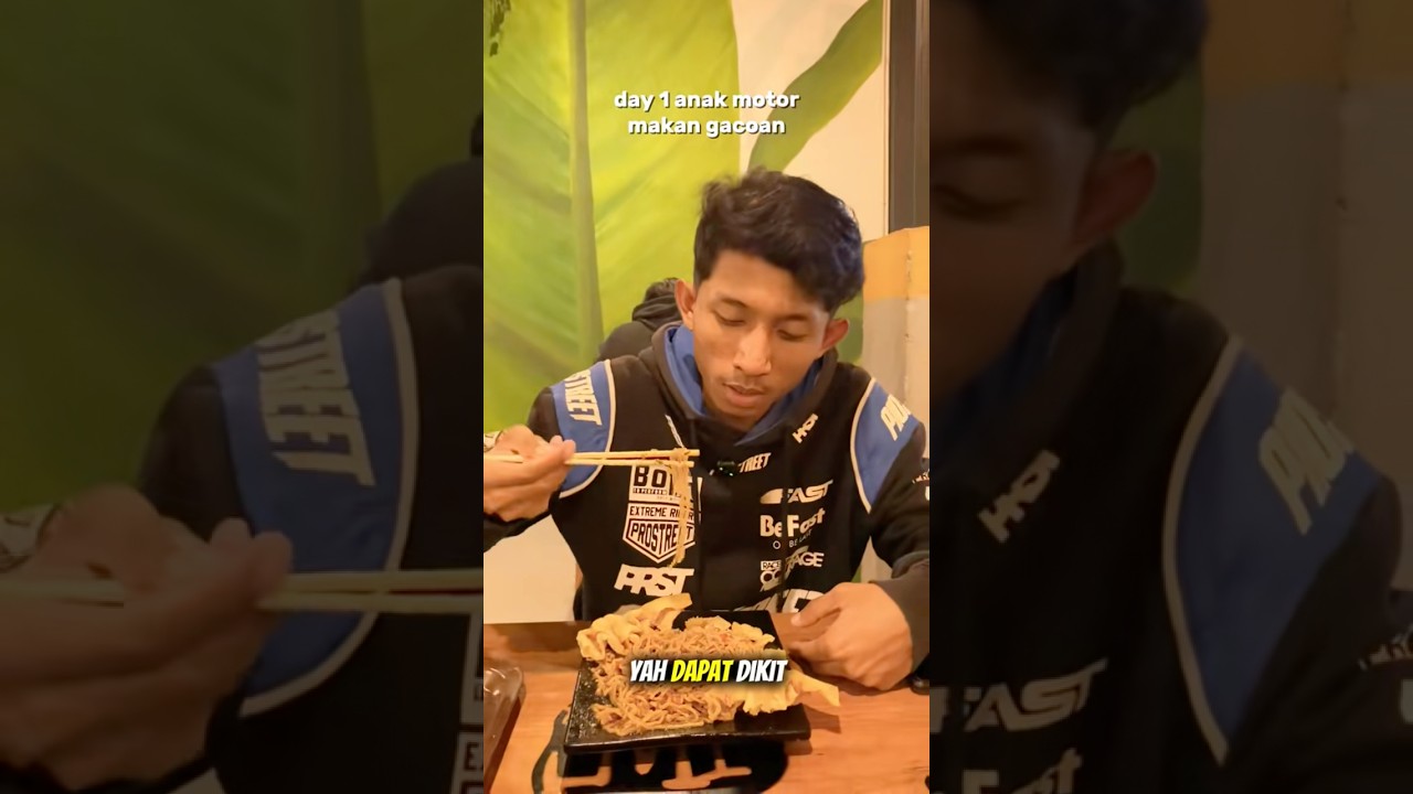 Wajar biasa makan di pinggir jalan #raazizofficial
