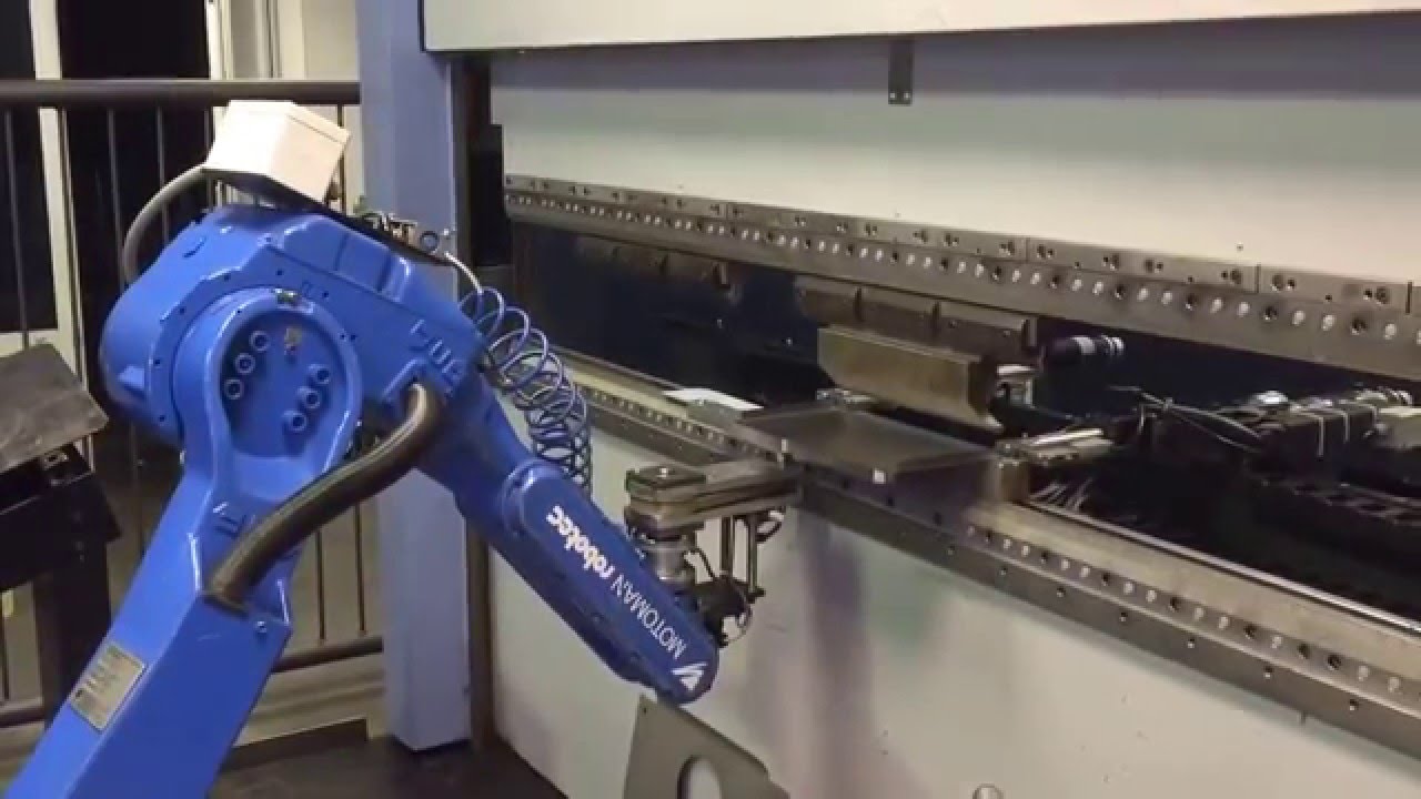 Motoman robot bedient Safan E-brake