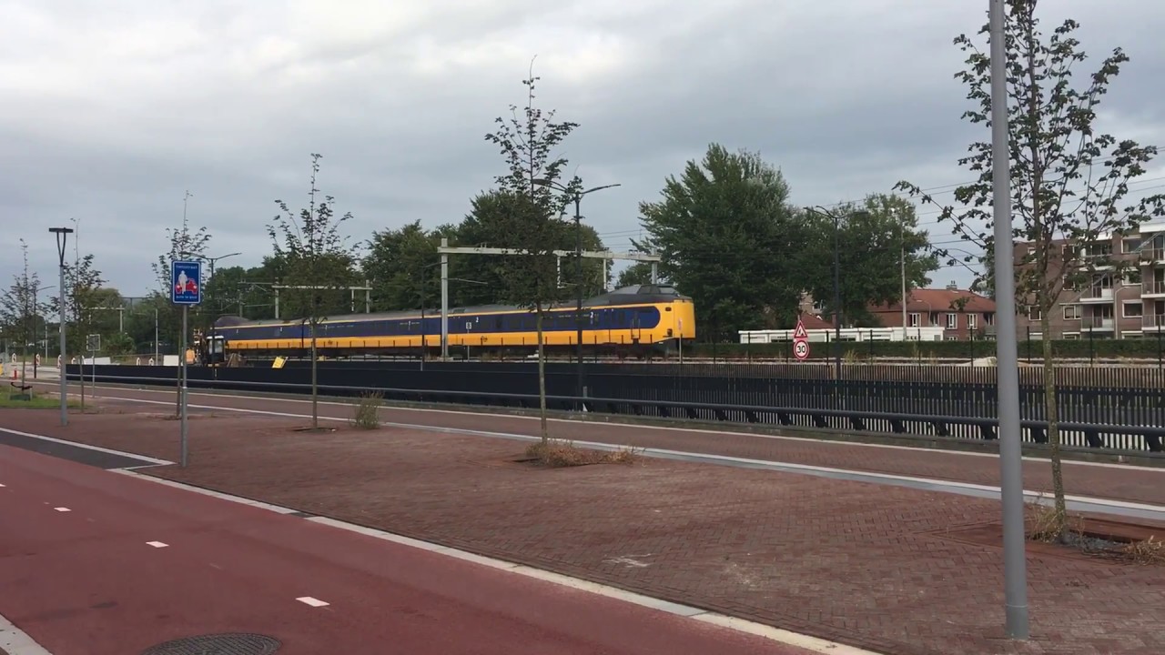Aankomst spitspendel station Assen 7 september 2017