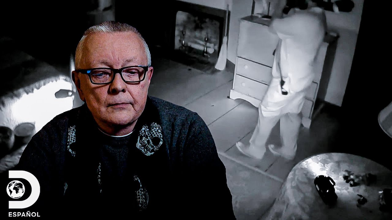 Un recorrido en una casa familiar se vuelve aterrador | El Camino de los Espíritus | Discovery