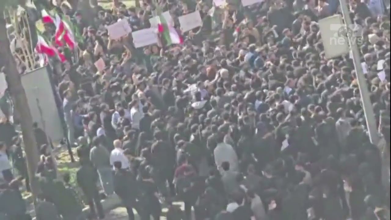 Top News - Kthehen protestat në Iran / Studentët përleshen me forcat e rendit në Teheran