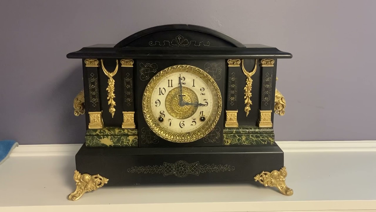 1907 Ingraham &lsquo;Majestic&rsquo; black mantel clock