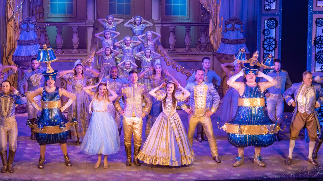 Cinderella Pantomime (2019), Finale at Lyceum Theatre Sheffield (Red Team)