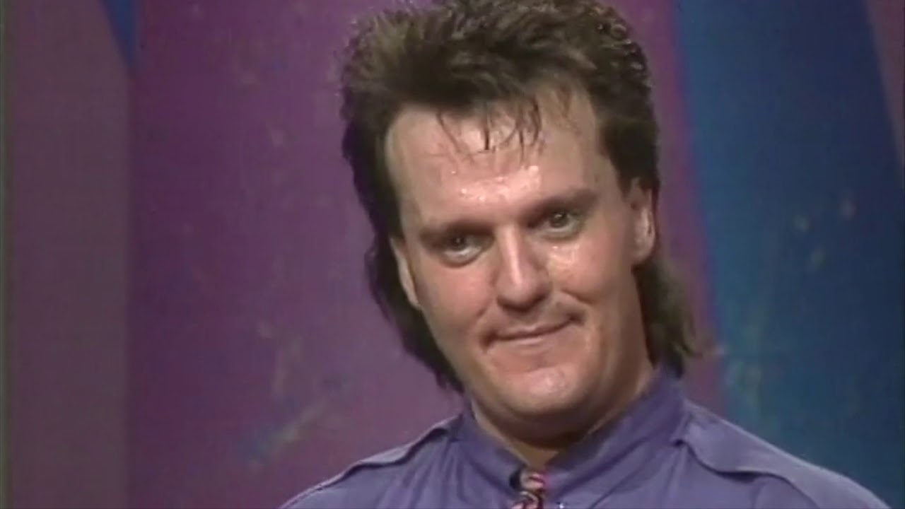 Mark Lowry - Miss Barth & Shoulder pads