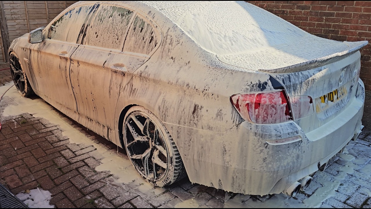 Cleaning therapy: a relaxing and soothing autumn cleanse. 🚗🧼🫧🛞