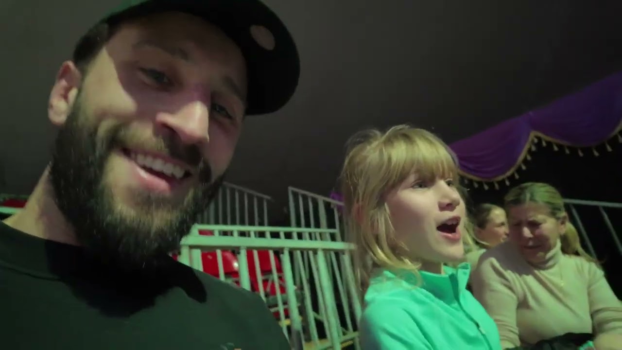Wir gehen ins Zirkus ( la Piazza ) und  sind fasziniert 😵😵