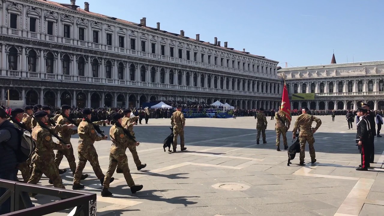 Venezia, piazza San Marco: 100 anni battaglione San Marco