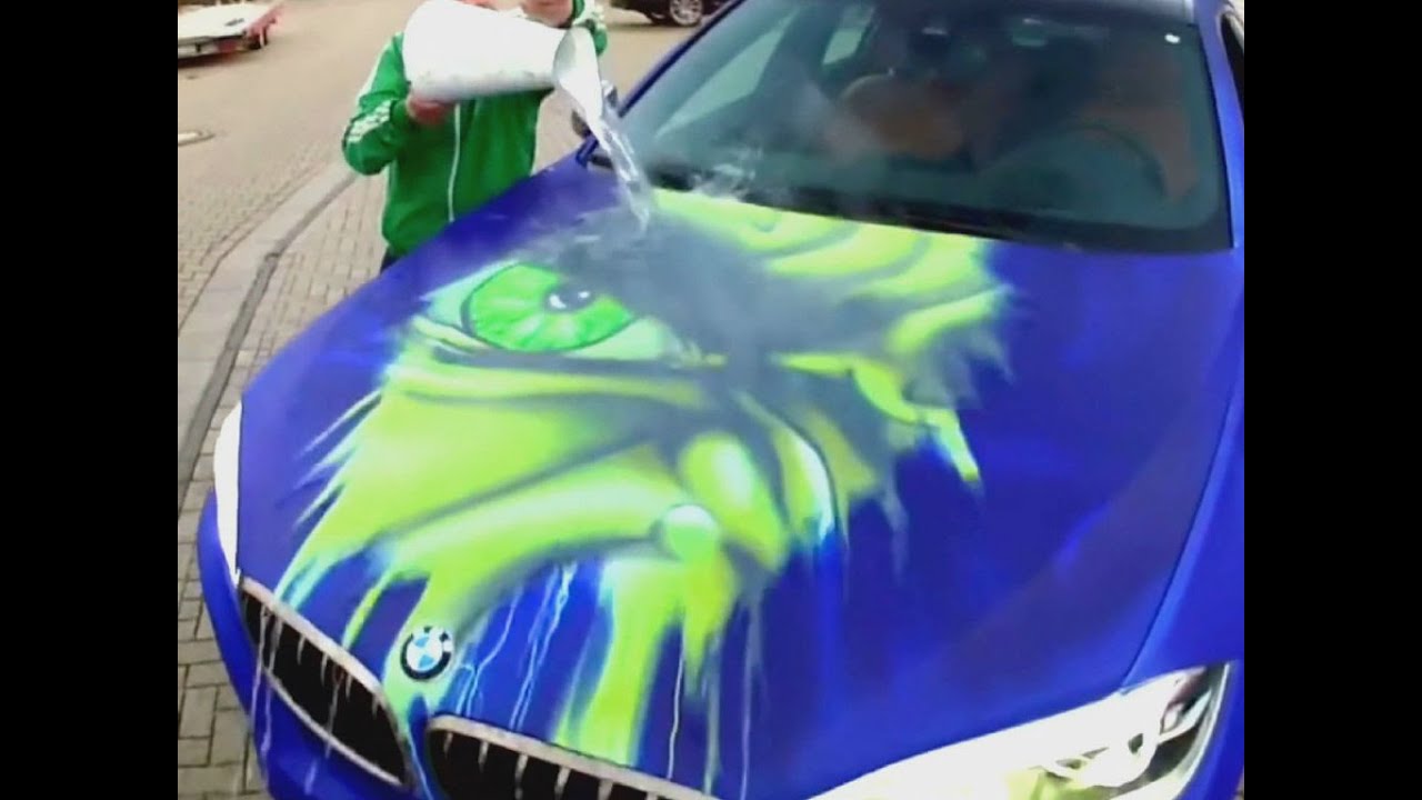 Lack-Zauberei: Auto wechselt in Sekundenschnelle die Farbe -  nur durch Wasser
