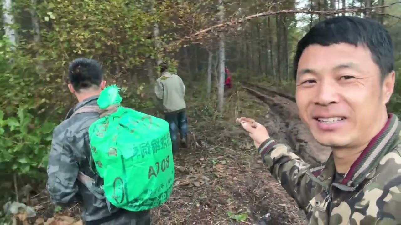 哥几个这一天太搞笑了，一回头咋还打起来了