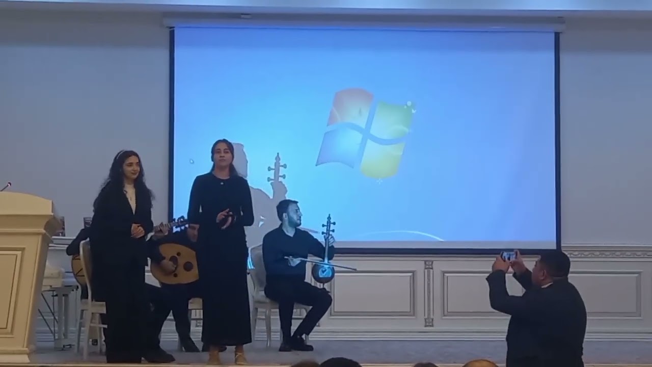 Esmira Günəşin hər tədbirində canlı muğam onaqları heyran edir. Bu dəfə də möhtəşəm idi