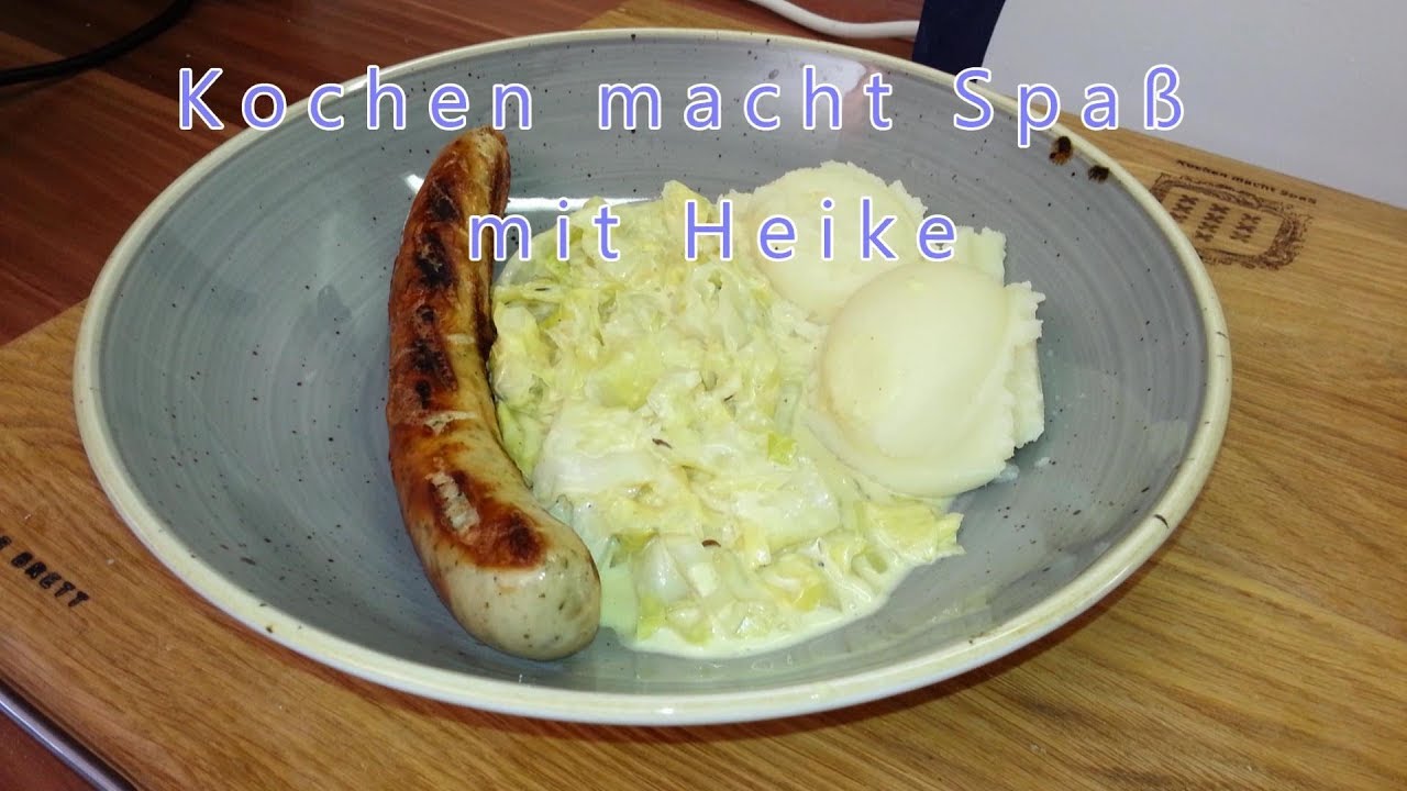 Spitzkohl mit Bratwurst und Kartoffelpüree, pointed cabbage with bratwurst and mashed potatoes