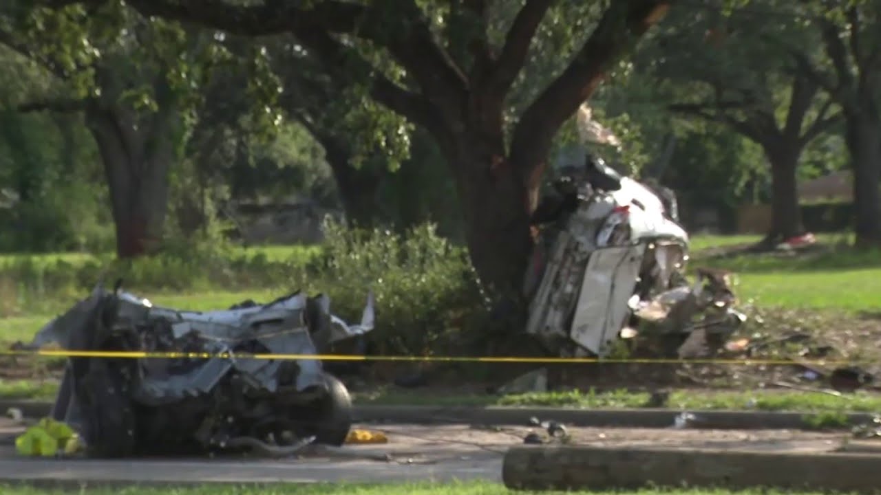 Crash Involving 2 Speeding Cars Hits Power Lines, Leaving Hundreds Without Power in SW Houston