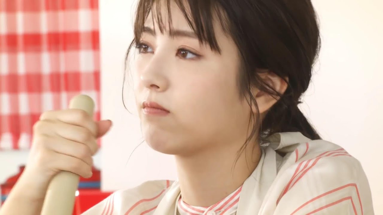 浜辺美波・ロッテ ガーナ  「浜辺美波のお料理クッキング篇」WEBCM