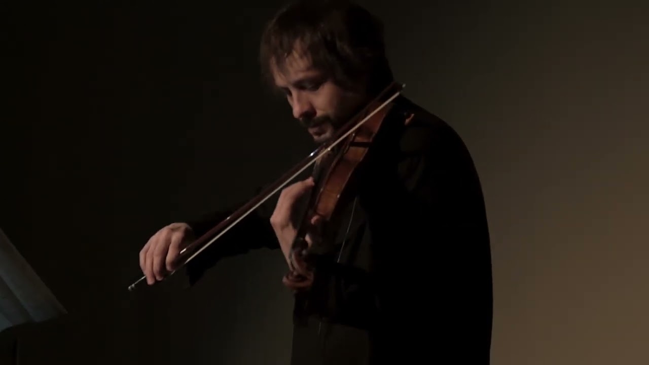 GABRIEL BOLA&Ntilde;OS (Colombia, 1984) Pixel Streams (2021) viol&iacute;n, electr&oacute;nica e v&iacute;deo