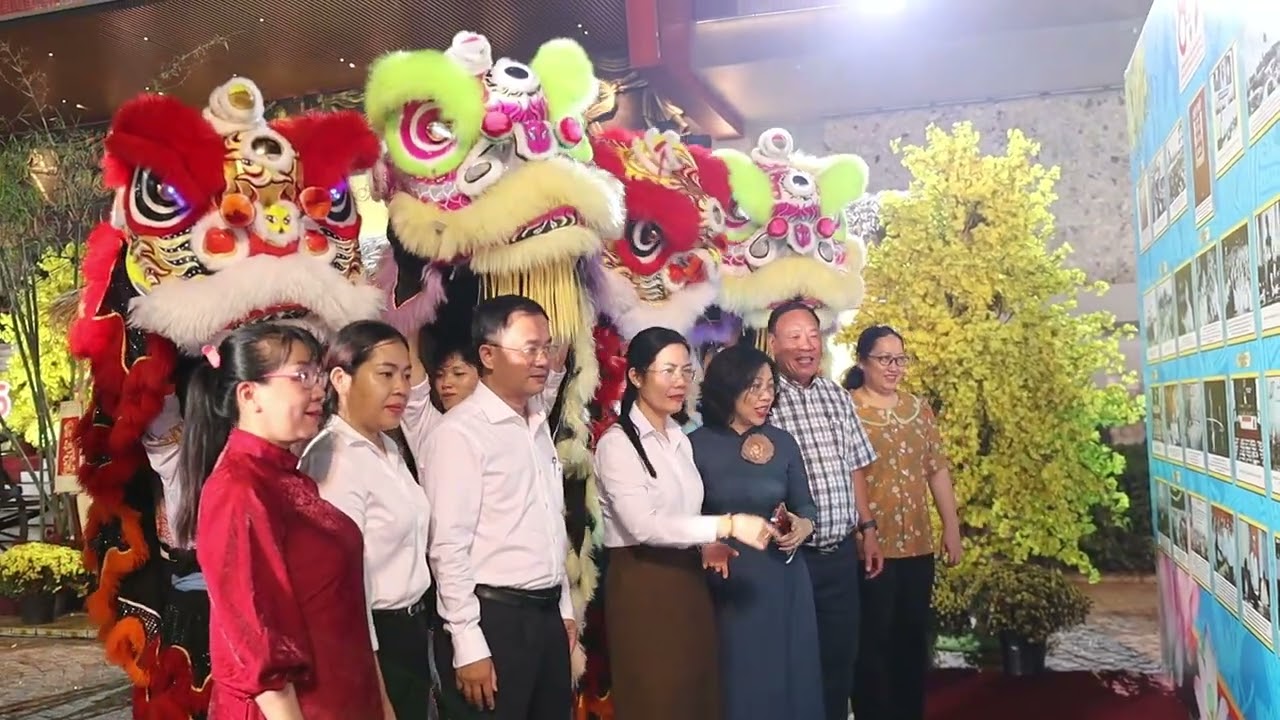 PHƯỜNG HÒA HƯNG TƯNG BỪNG KHAI MẠC HỘI XUÂN BÍNH NGỌ 2026