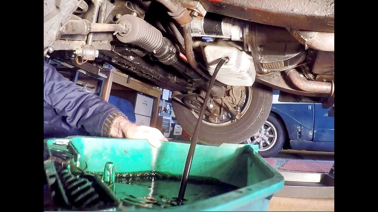 Daimler V8 - Engine oil change