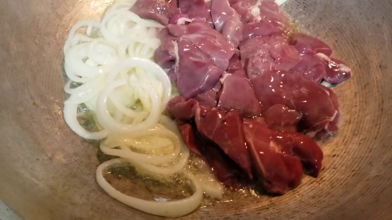 SAUTEED CHICKEN LIVERS WITH MUSHROOMS