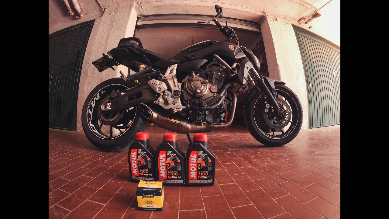 YAMAHA MT07 2021 oil filter change