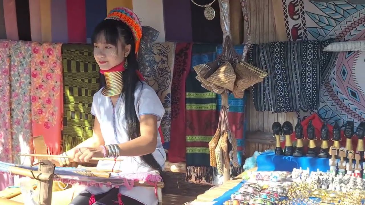 Uzun Boyunlu Kadınlar #longneck #thailand #longneckvillage