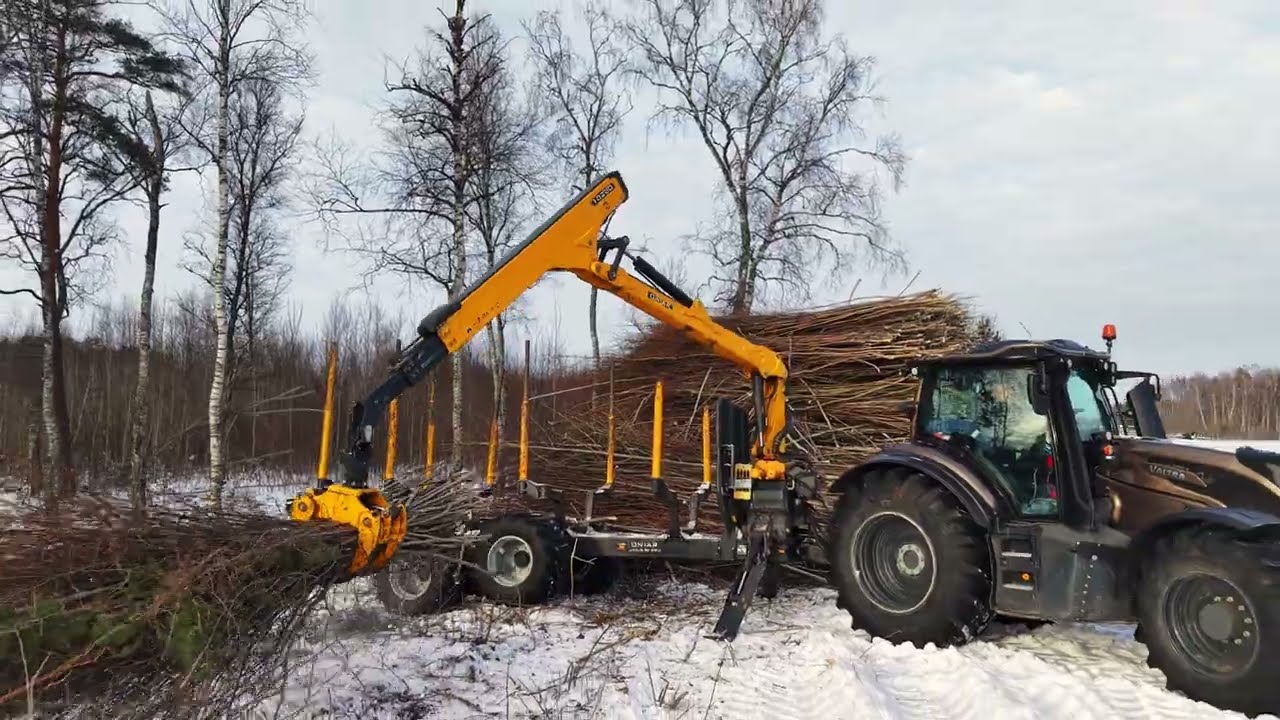 Valtra T234 tractor with Oniar 4WD trailer & 10200 crane
