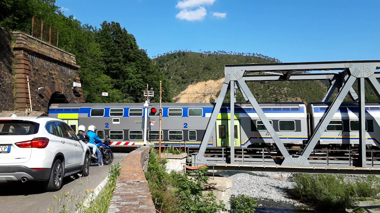 Passaggio a livello Ovada//Railroad crossing//Bahnübergang
