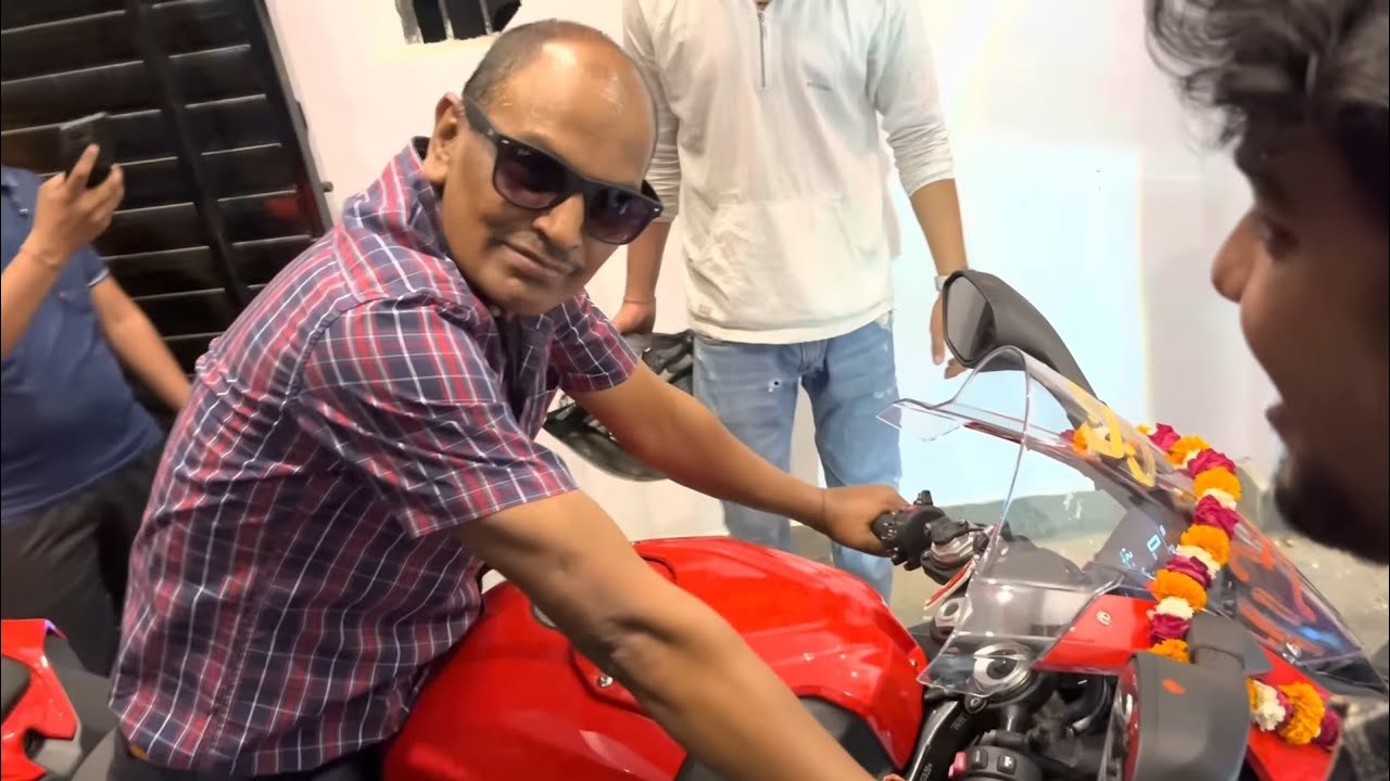 Finally Apni New Superbike🏍️BMW S 1000 RR Ghar Laake Sabko Surprise kar diya😍