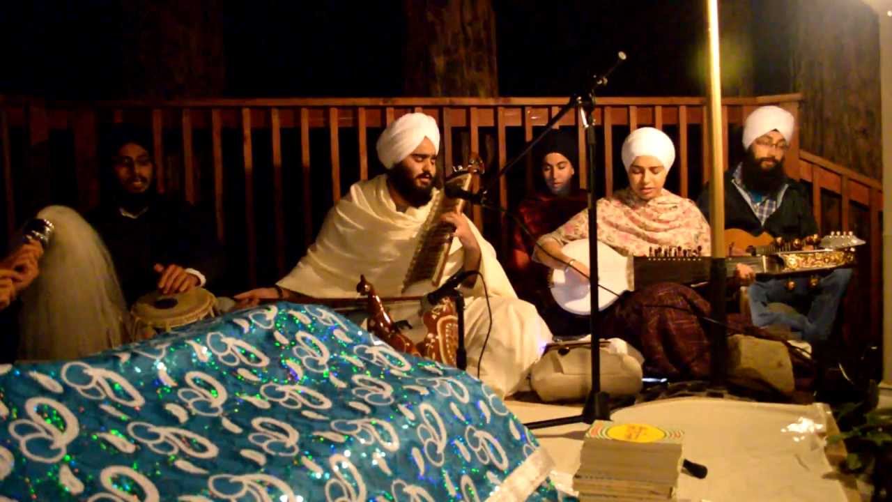 ho gholee jeeo ghol ghumaaee gur dharasan santh piaarae jeeo (Raag Maajh)