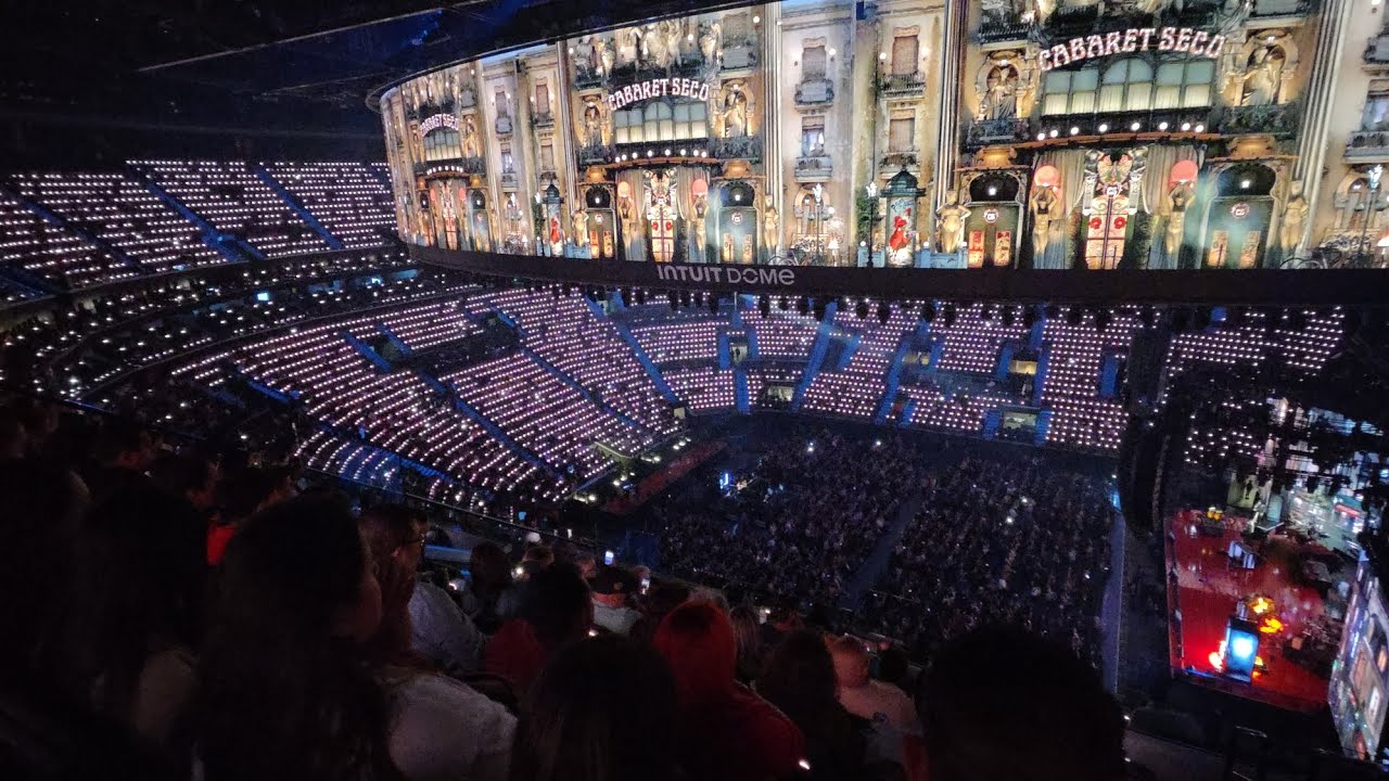 Así empezó el concierto de Arjona Cabaret SECO en el Intuit Dome Inglewood 