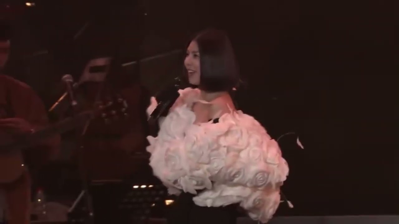 趕快奔上芸端近距離聆聽天籟美聲歌后許茹芸優美的歌聲還未購票許茹芸適合相愛的時辰寧波場新世界巡迴演唱會的芸迷們趕緊快快購票親自現場感受一場前所未有的音樂饗宴倒計時五天自己偶像自立門戶自己宣傳自己寵親愛的