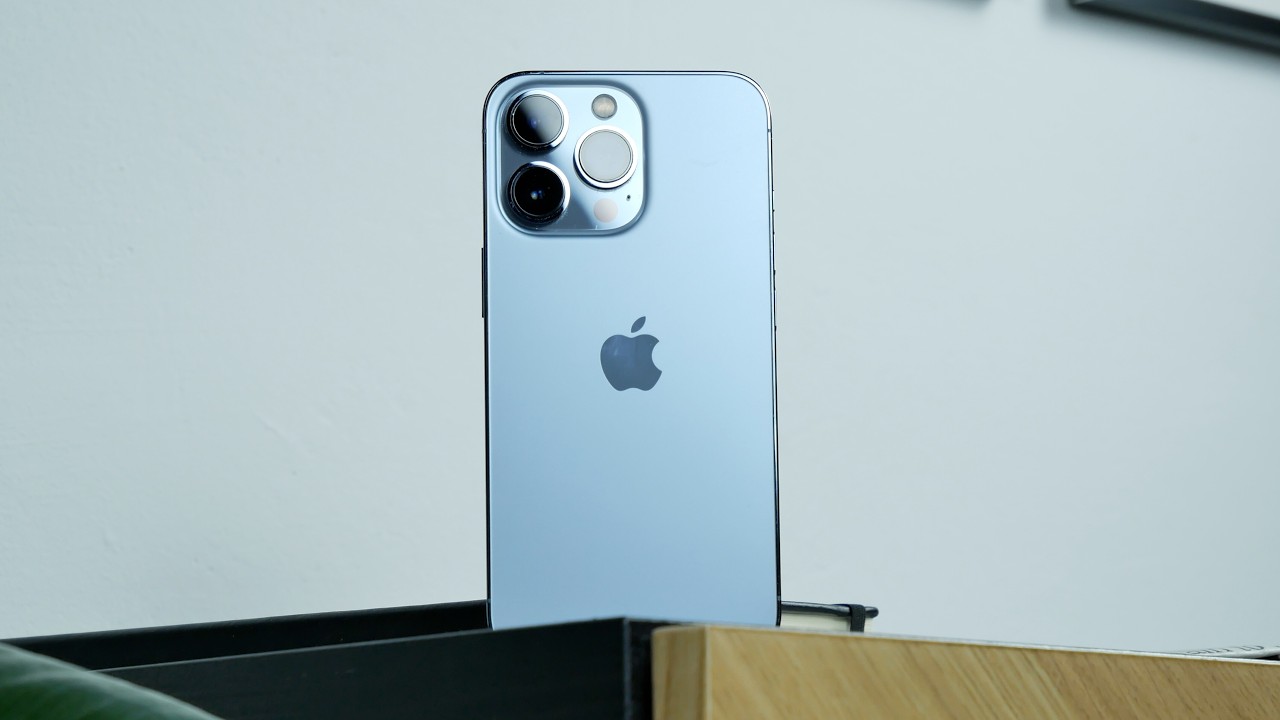Dlaczego w 2026 roku wr&oacute;ciłem do iPhone'a 13 Pro &ndash; cała prawda.