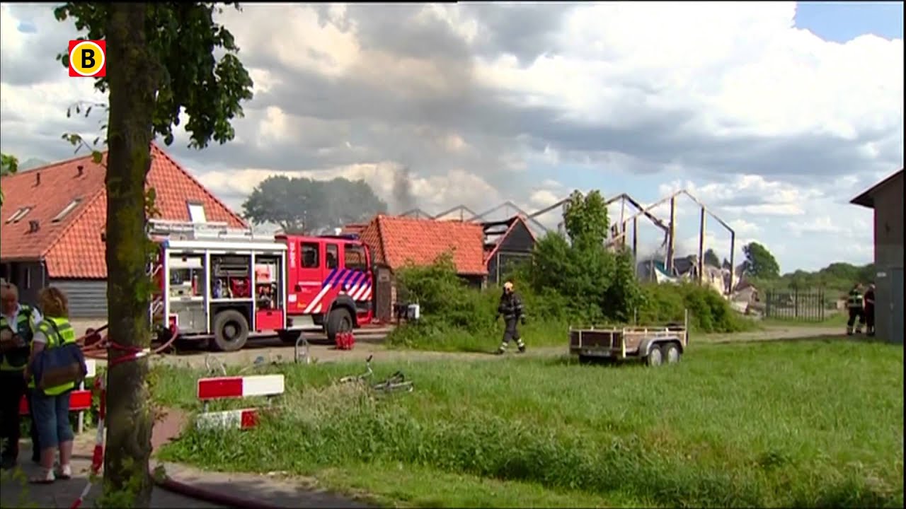 Crashtender komt aan in Wintelre, rook in de straten
