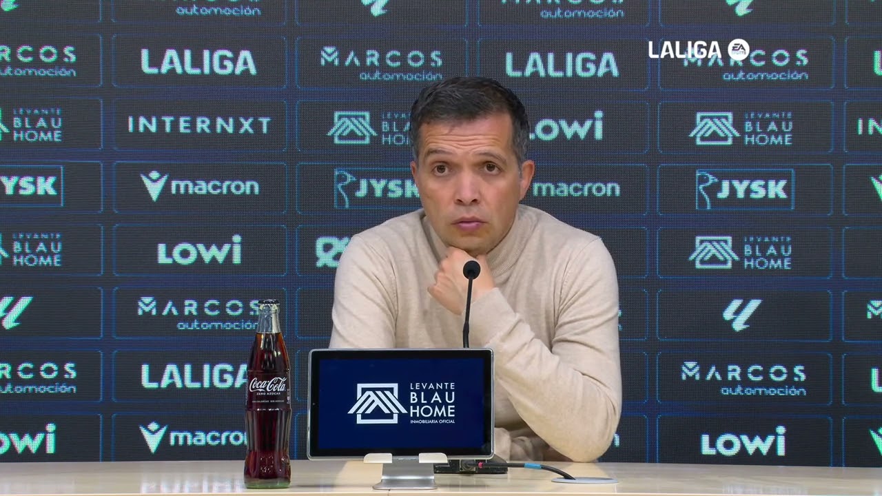 Rueda de prensa de Luís Castro tras el encuentro LevanteUD-Valencia CF