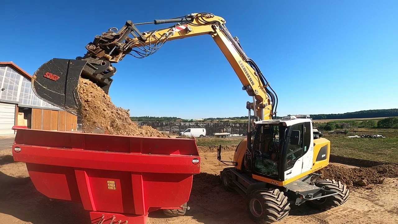 Erdarbeiten mit dem Liebherr A914 Compact Radbagger