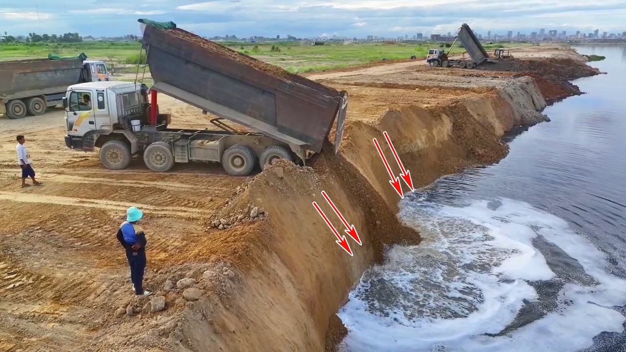 Impressive, Continue slide Repair Land BY Bulldozers KOMATSU Pushing rocks & 25.5T Dump Trucks slide