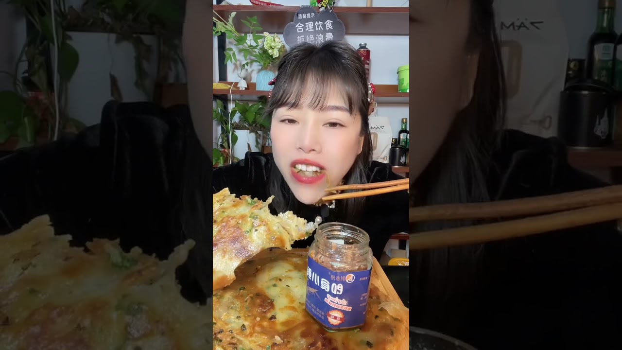 🇮🇳🔥 Trying Indian Food ASMR | Spicy Noodle Mukbang 🍜🥵  Crunchy Bread Pakora Eating Sounds 😋