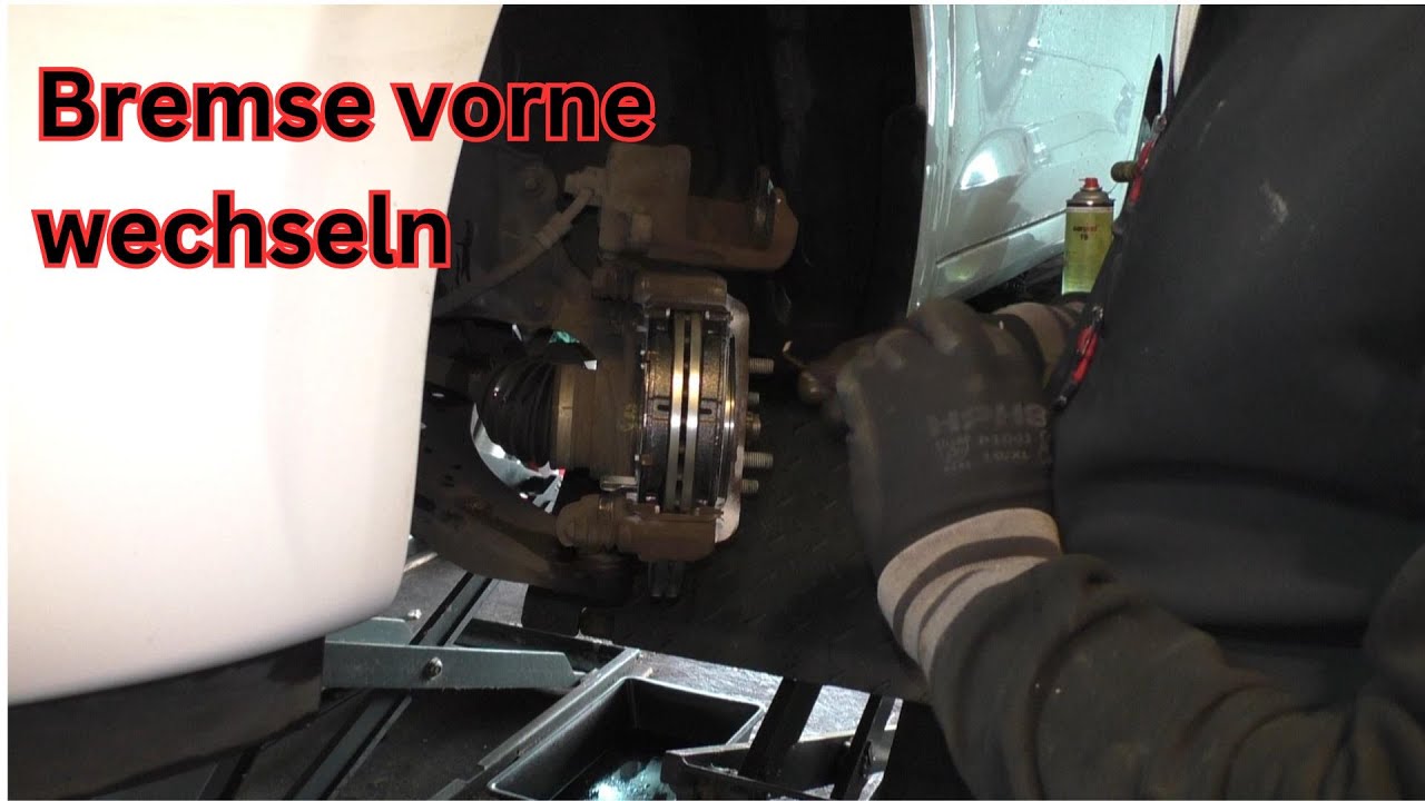 Hyundai I10 - Bremsbelag und Bremsscheiben wechseln - Vorderachse