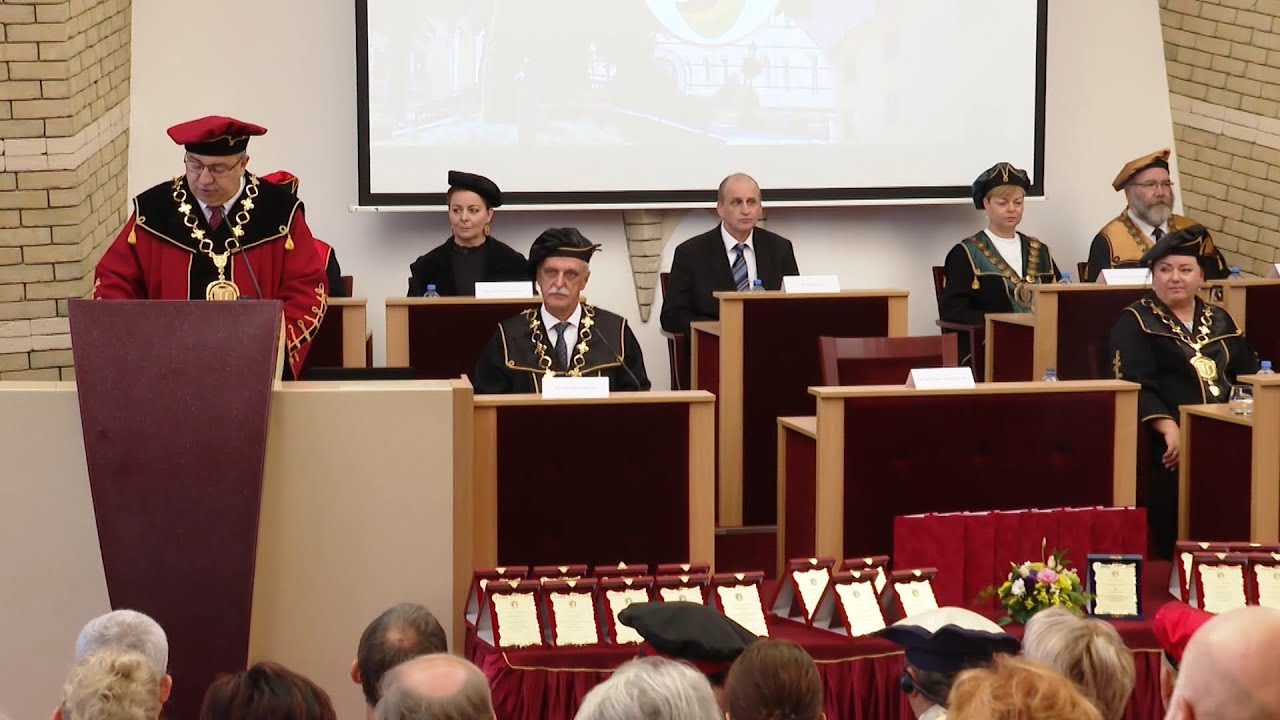 Három karon, 1648 hallgatóval kezdi az akadémiai évet a Selye János Egyetem