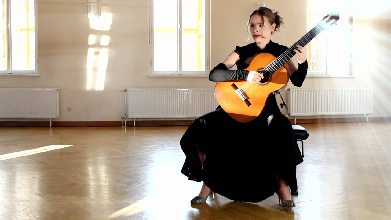 F. Tarrega, Fantasia La Traviata, performed by Tatyana Ryzhkova