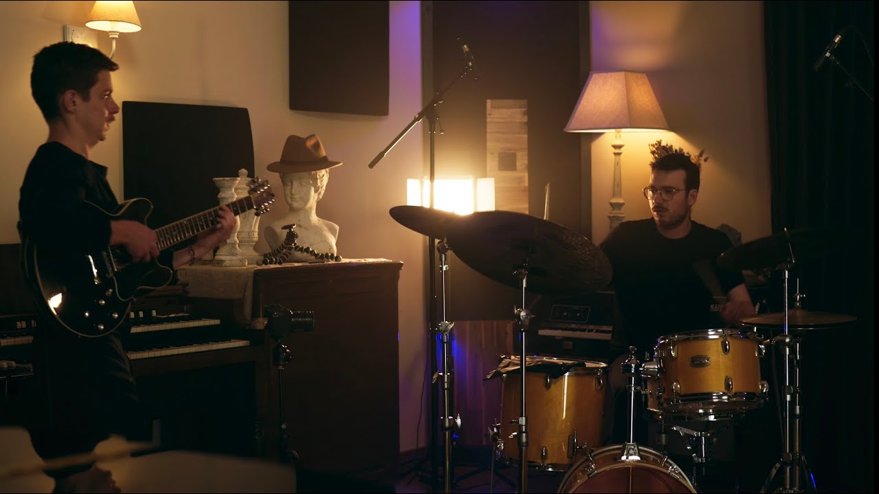 En privé avec ASURA - Monsieur Plus