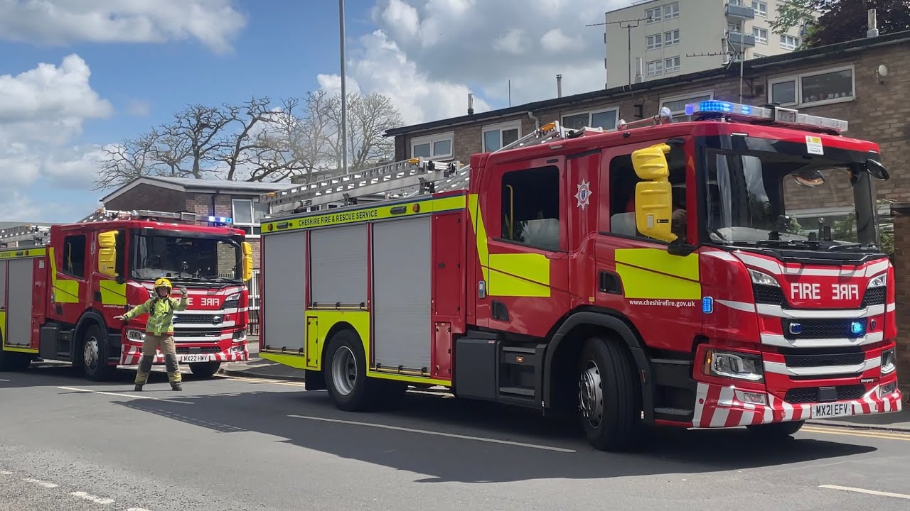 Apartment Fire Persons reported! 3 Pumps, Police and ambulance on Scene | Chester