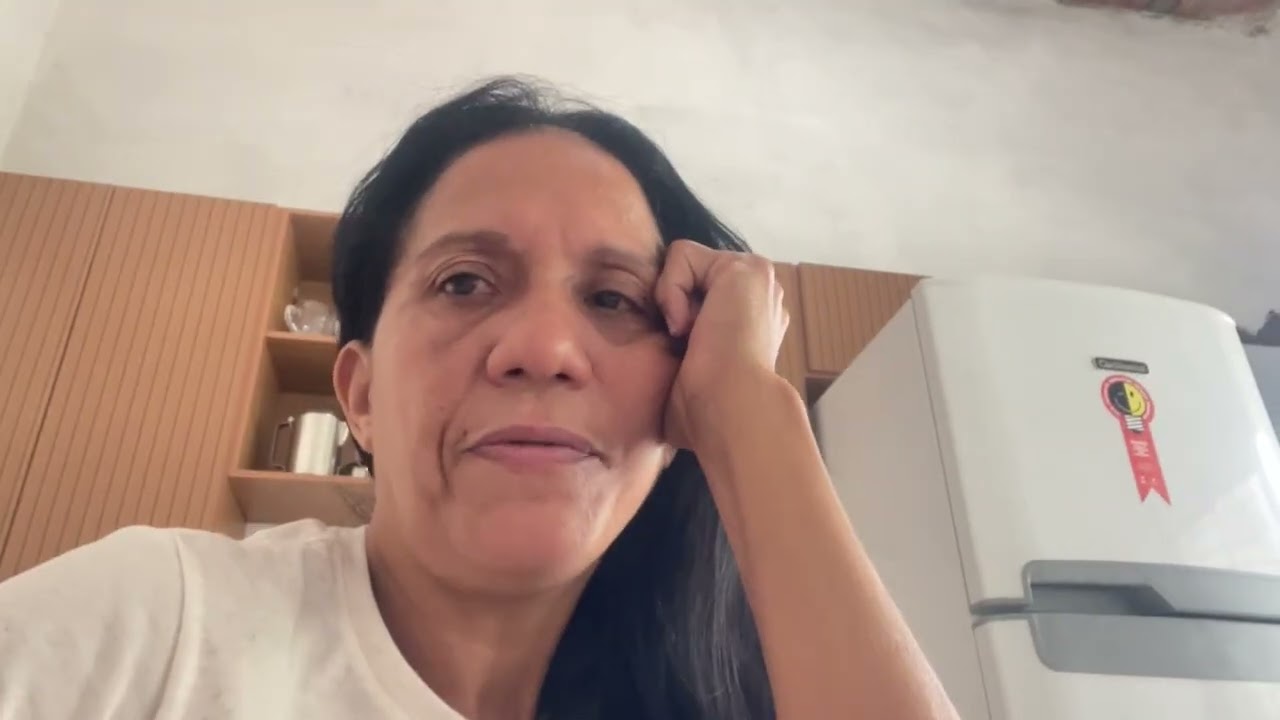 Meus povo fui ao supermercado mais limpeza nos armários 🙏🏾🥰