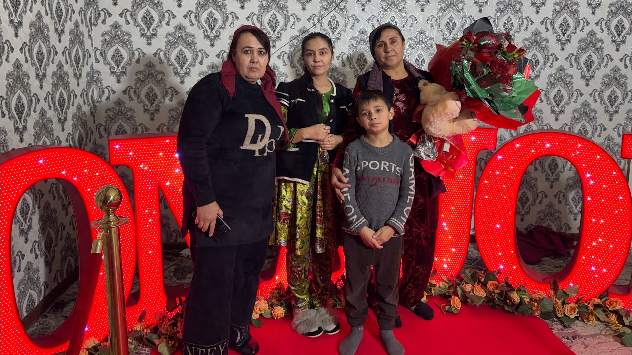 Farida onaga farzandlari nomidan surpriz qildik