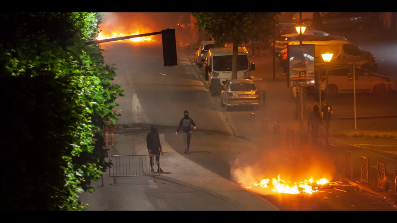 Mort de Nahel : troisi&egrave;me soir&eacute;e de violences en France, plus de 400 interpellations