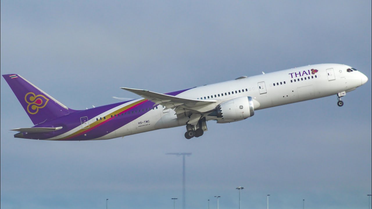 Thai Airways Boeing 787-9 (HS-TWC) departure to Bangkok from Perth