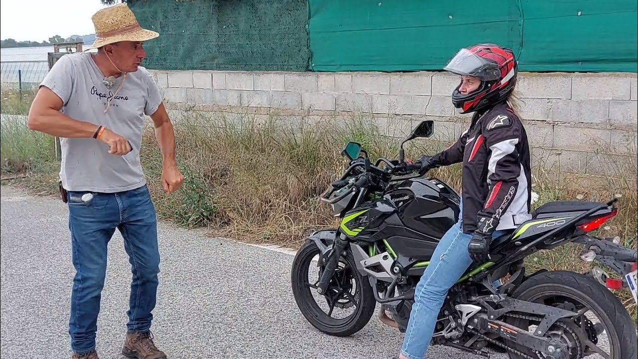 Demi-tour et arrêt de précision plateau moto, par Philippe moto-école Campus La Garde