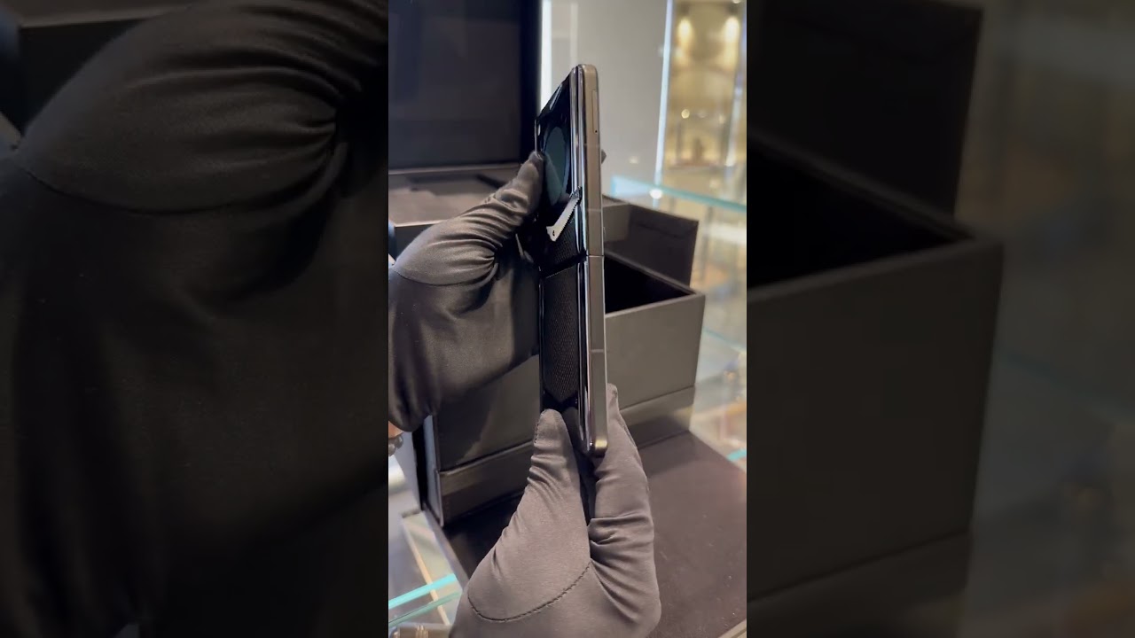 Vertu&rsquo;s foldable smartphone with triple operating systems keeps your personal and business data full