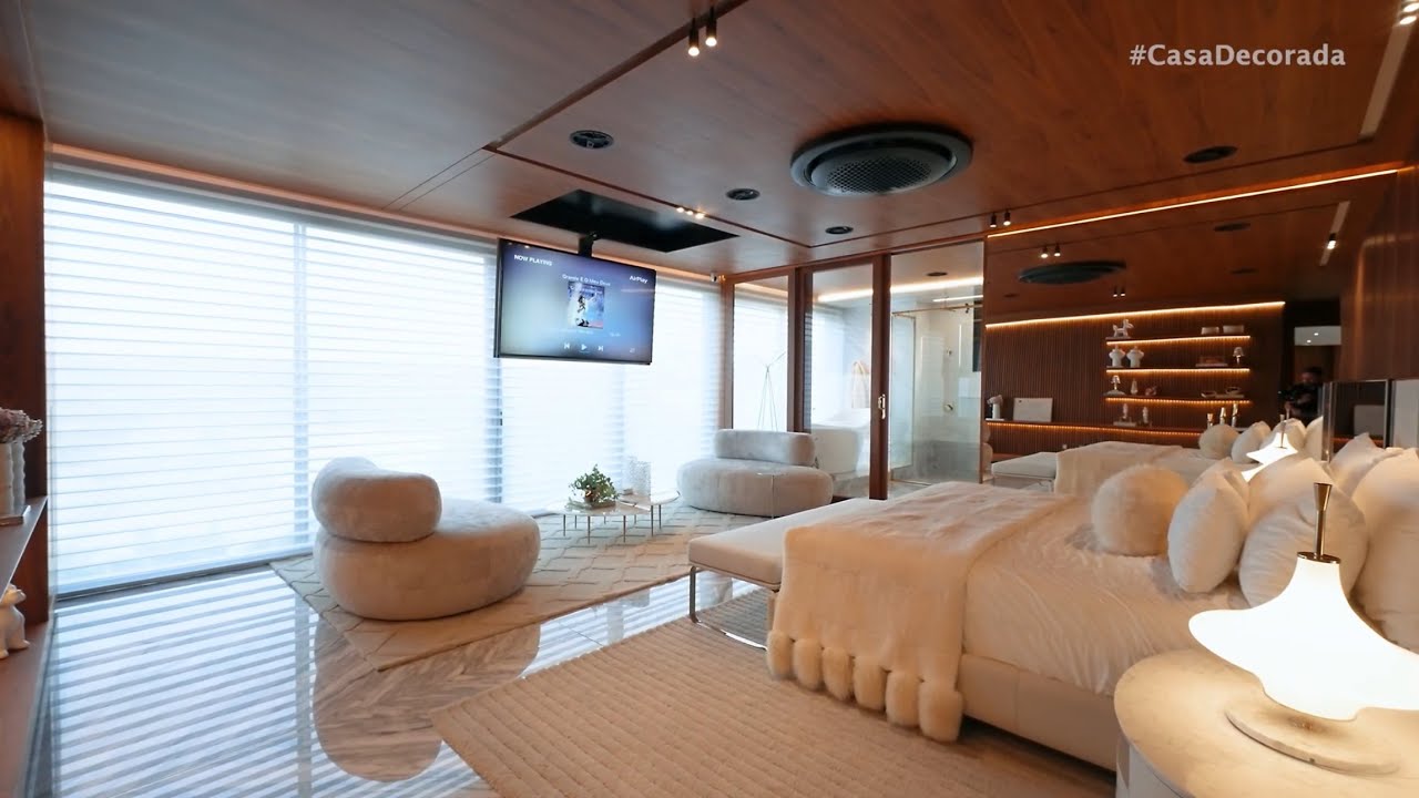 Casa Luxuosa Com Porsches, Spa Privativo, Closet dos Sonhos e Muitas Obras de Artes
