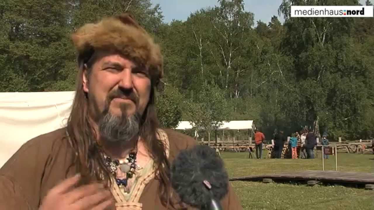 Wikinger im Slawendorf Gro&szlig; Raden