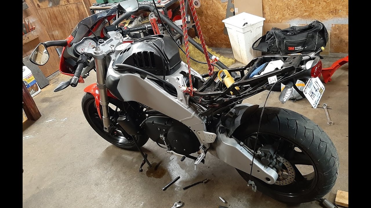 Buell XB Engine Rotate - Red Had a Rocker Box Leak